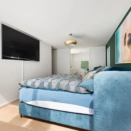 Exclusive Spacious Apt. With Garden In * Цюрих