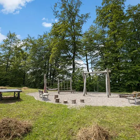 Exclusive Spacious Apt. With Garden In Цюрих