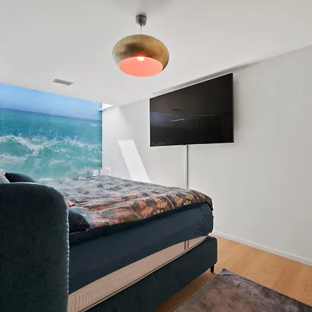 Exclusive Spacious Apt. With Garden In زيورخ