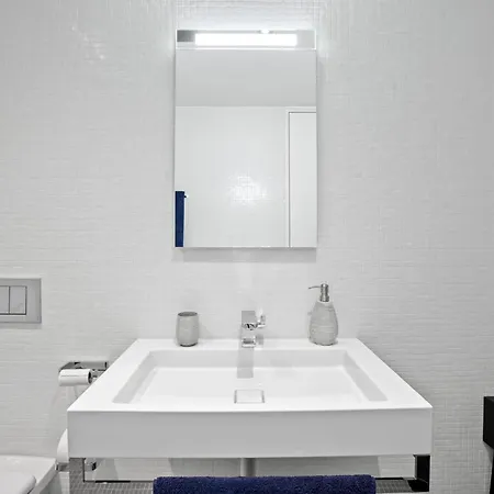 Exclusive Spacious Apt. With Garden In Appartamento Zurigo