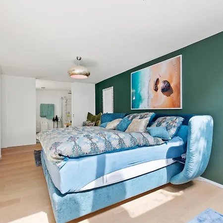 Exclusive Spacious Apt. With Garden In Daire Zürih