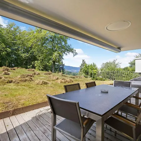 Exclusive Spacious Apt. With Garden In Appartamento *