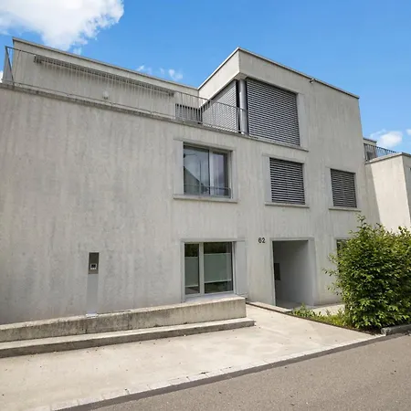 Exclusive Spacious Apt. With Garden In Zurich