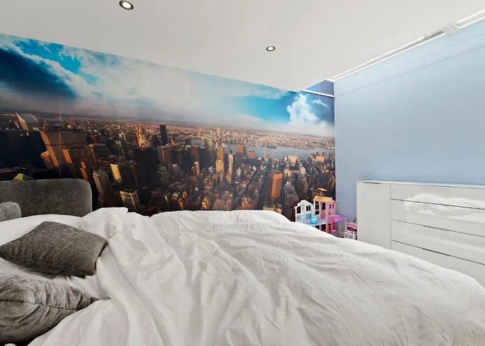 Exclusive Spacious Apt. With Garden In *