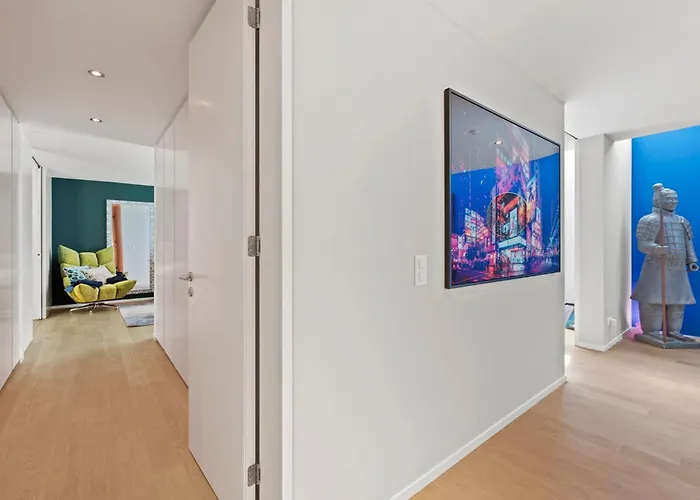 Exclusive Spacious Apt. With Garden In Appartement