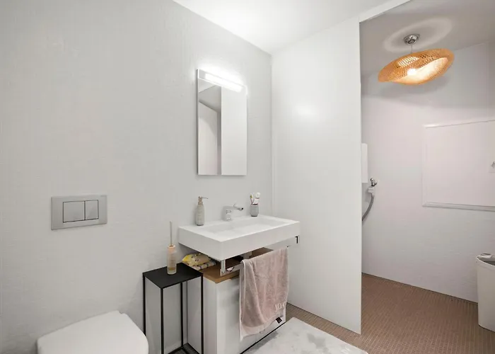 Exclusive Spacious Apt. With Garden In Appartement *