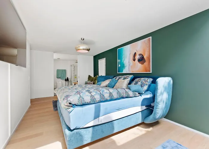 Exclusive Spacious Apt. With Garden In Appartement Zürich