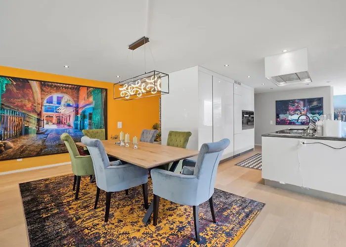 Exclusive Spacious Apt. With Garden In