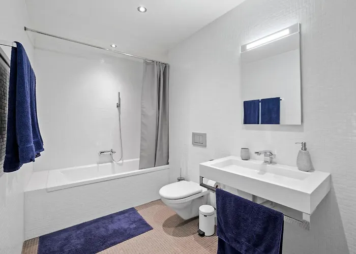 Διαμέρισμα Exclusive Spacious Apt. With Garden In