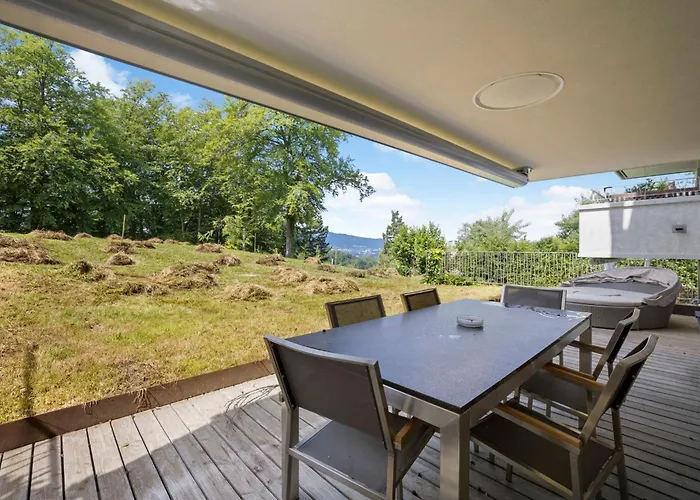 Exclusive Spacious Apt. With Garden In Appartement *