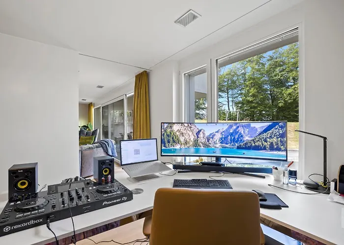 Exclusive Spacious Apt. With Garden In *