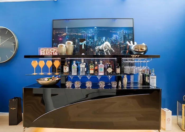 Exclusive Spacious Apt. With Garden In Lägenhet