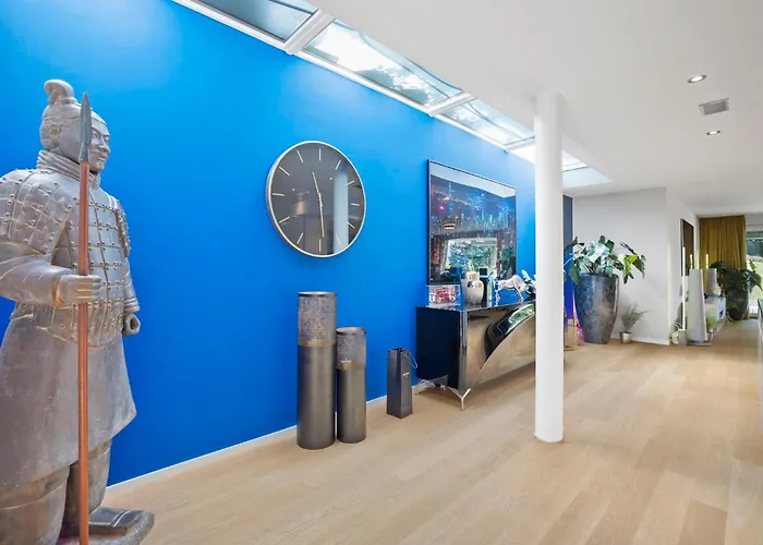 Exclusive Spacious Apt. With Garden In *