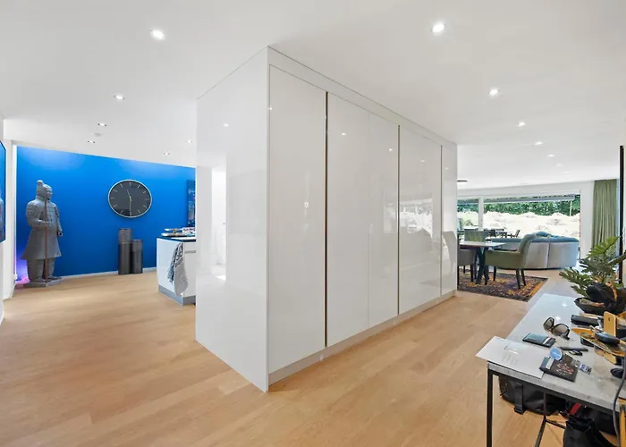 Exclusive Spacious Apt. With Garden In Zürich