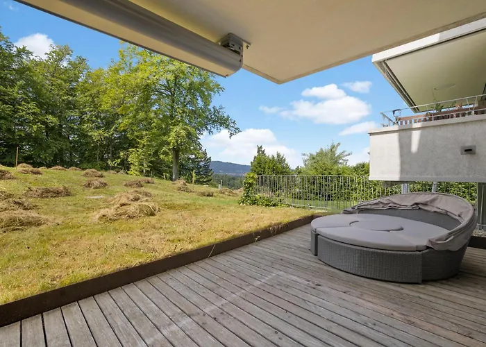 Lägenhet Exclusive Spacious Apt. With Garden In