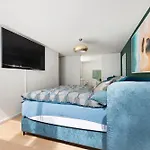 Exclusive Spacious Apt. With Garden In * Zurich