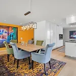Exclusive Spacious Apt. With Garden In