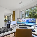 Exclusive Spacious Apt. With Garden In *