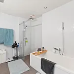 Apartment Exclusive Spacious Apt. With Garden In *