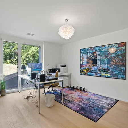 Exclusive Spacious Apt. With Garden In * زيورخ