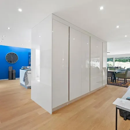 Exclusive Spacious Apt. With Garden In زيورخ