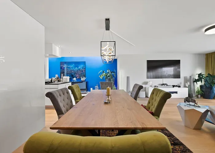 Exclusive Spacious Apt. With Garden In 公寓 *