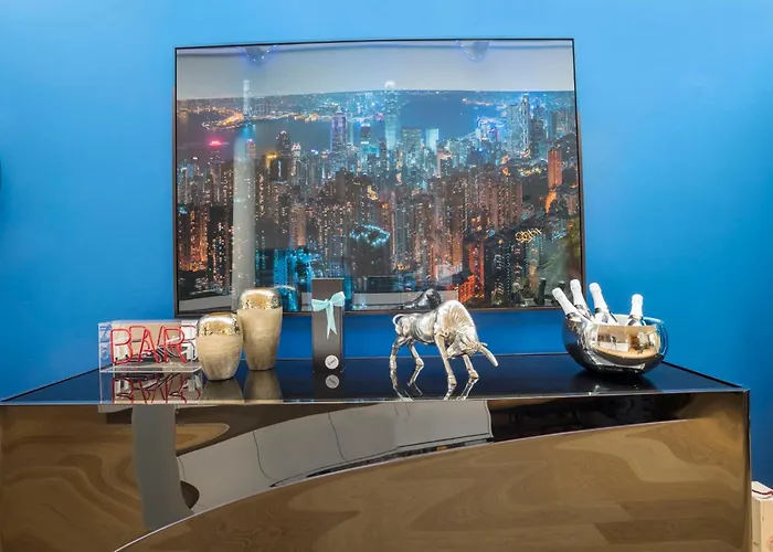 公寓 Exclusive Spacious Apt. With Garden In *