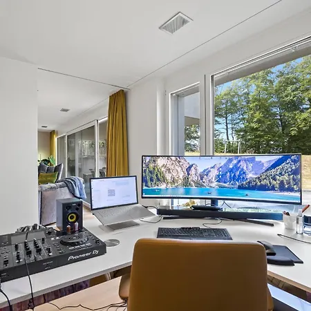 Exclusive Spacious Apt. With Garden In *