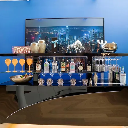 Exclusive Spacious Apt. With Garden In Apartment