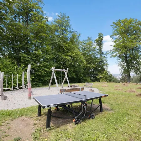 Apartment Exclusive Spacious Apt. With Garden In