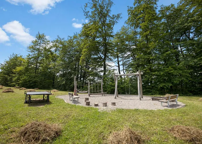 Exclusive Spacious Apt. With Garden In Zürih